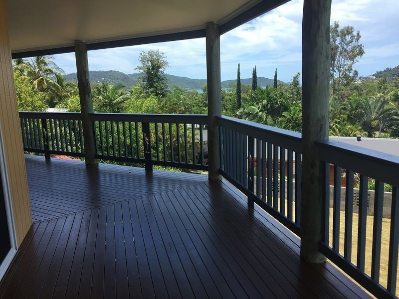 10 Country Road, Cannonvale QLD 4802