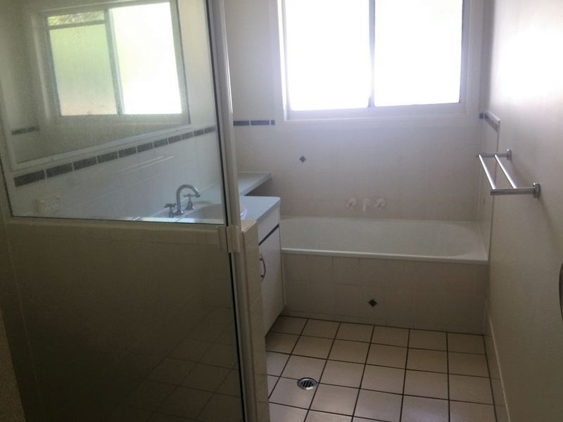 10 Country Road, Cannonvale QLD 4802