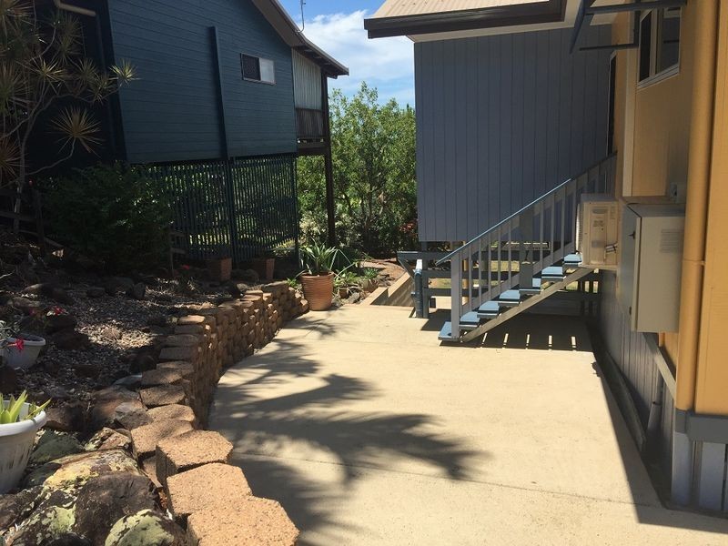 10 Country Road, Cannonvale QLD 4802