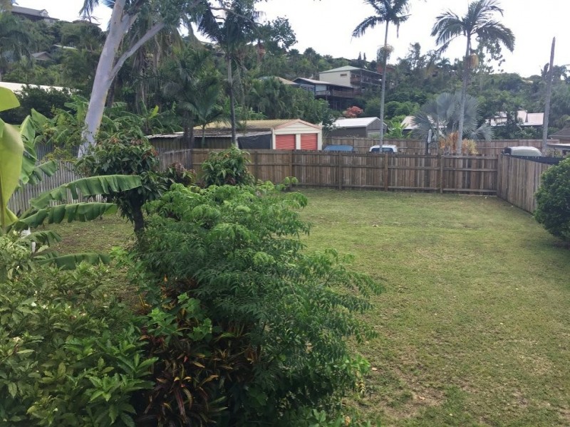 38 Tropic Road, Cannonvale QLD 4802