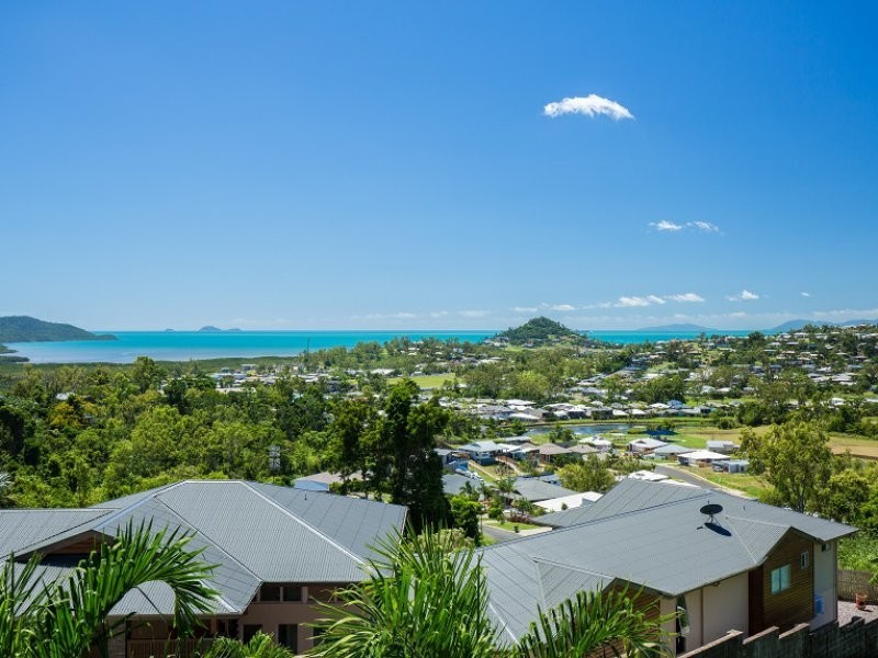 16/14 Hamilton Avenue, Cannonvale QLD 4802