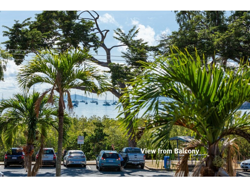 10/48 Coral Esplanade, Cannonvale QLD 4802