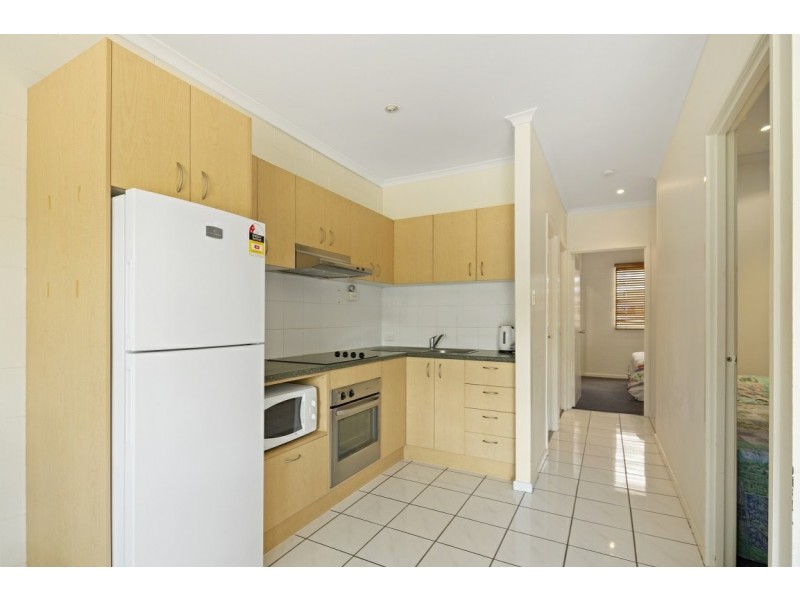 10/48 Coral Esplanade, Cannonvale QLD 4802