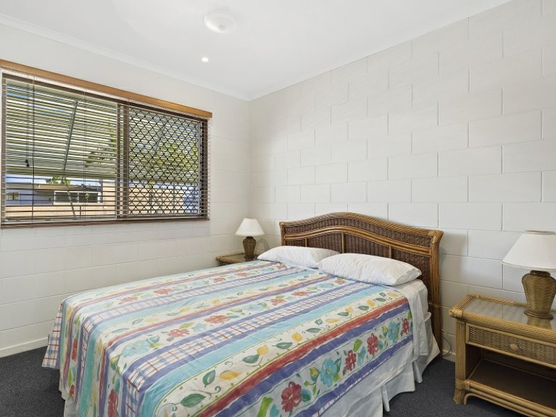 10/48 Coral Esplanade, Cannonvale QLD 4802