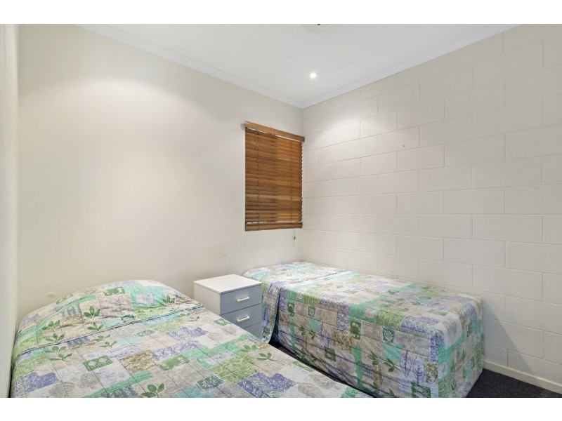 10/48 Coral Esplanade, Cannonvale QLD 4802