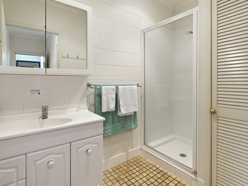 10/48 Coral Esplanade, Cannonvale QLD 4802