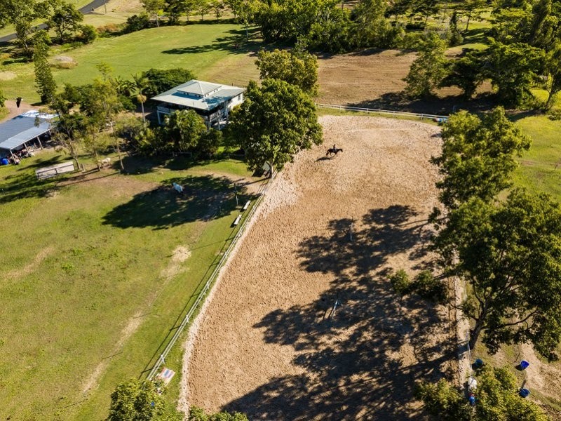 18 Moon Crescent, Sugarloaf QLD 4800