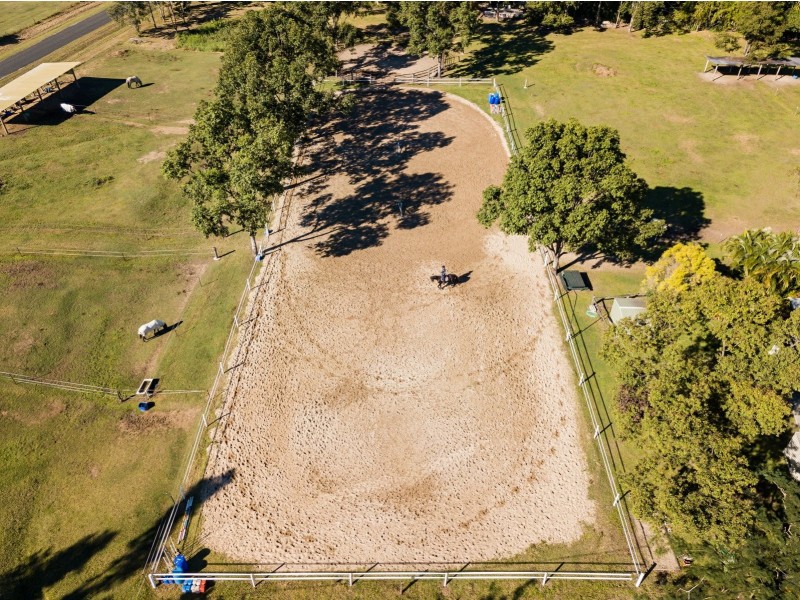 18 Moon Crescent, Sugarloaf QLD 4800