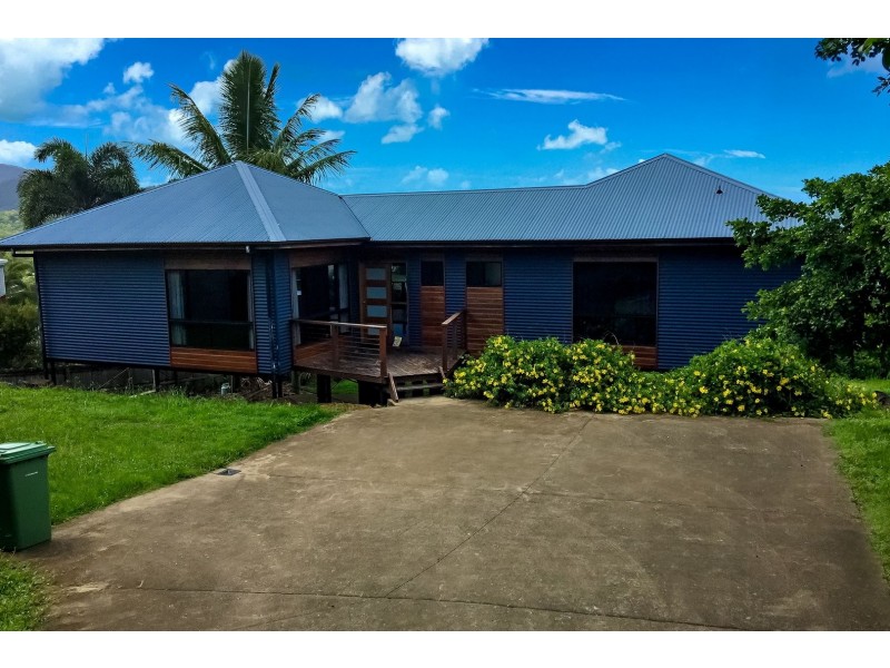 2 Whitehaven Crescent, Cannonvale QLD 4802