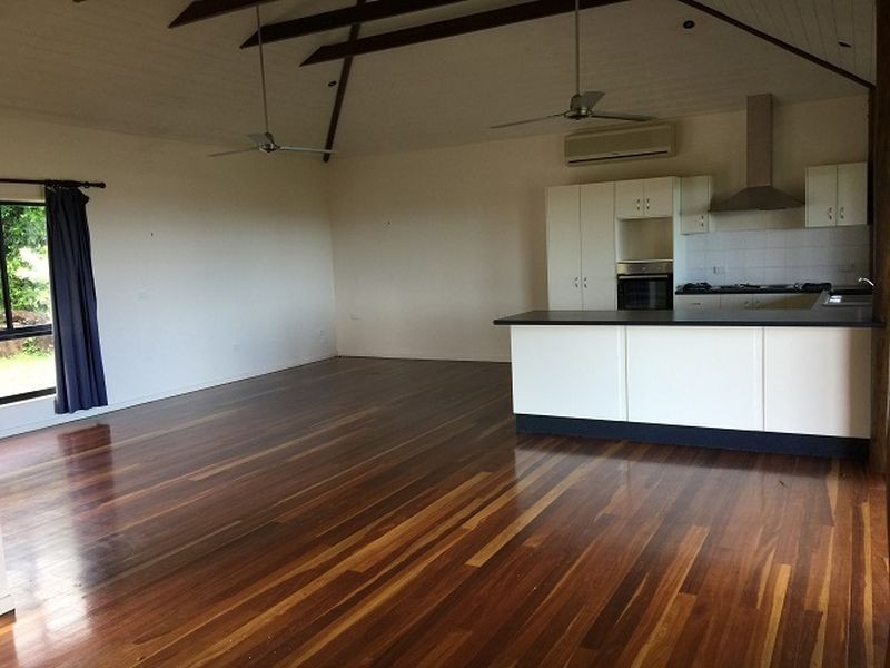 2 Whitehaven Crescent, Cannonvale QLD 4802