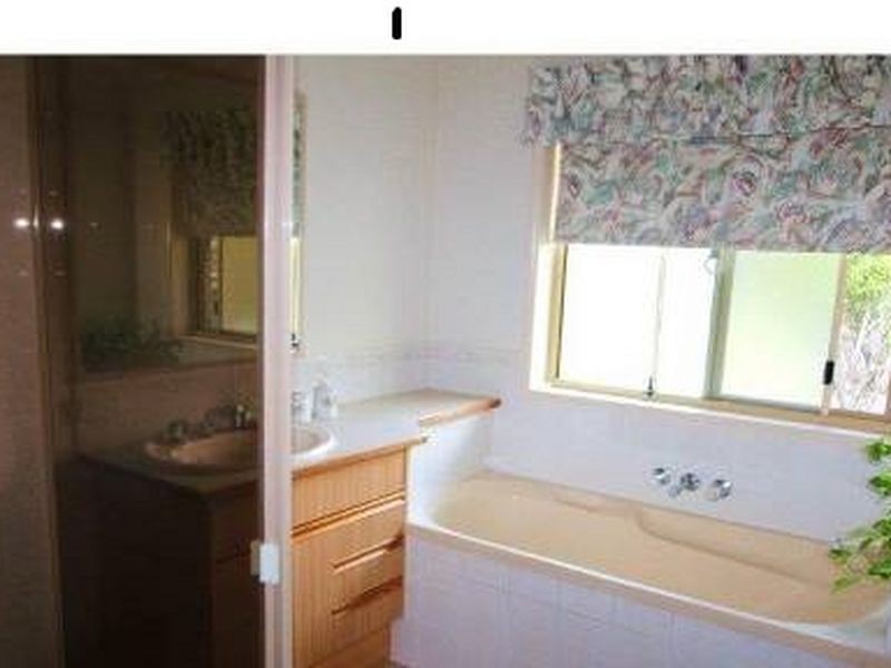 8 Jarnahill Drive, Mount Coolum QLD 4573