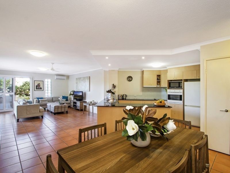 4/15 Andrew St., Point Arkwright QLD 4573