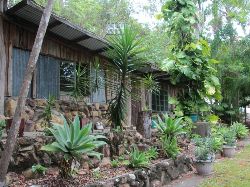 42 Chants Rd., Valdora QLD 4561