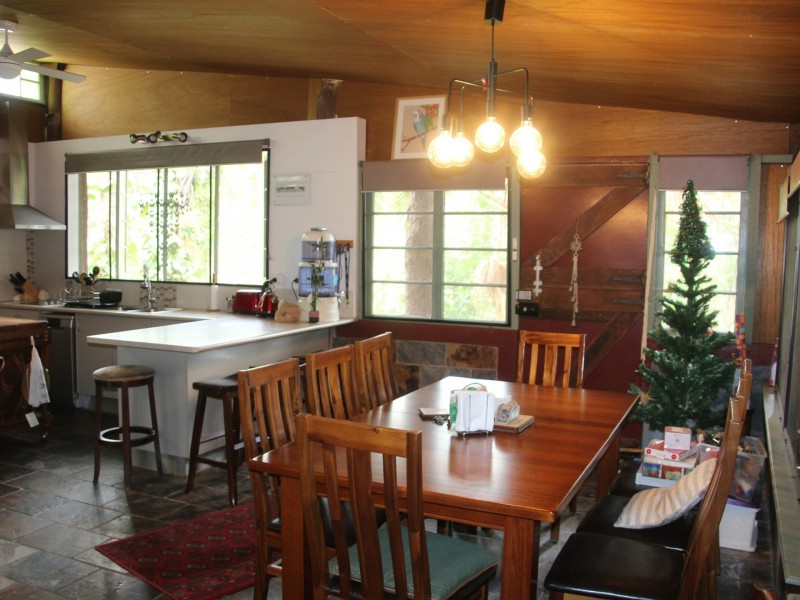 42 Chants Rd., Valdora QLD 4561