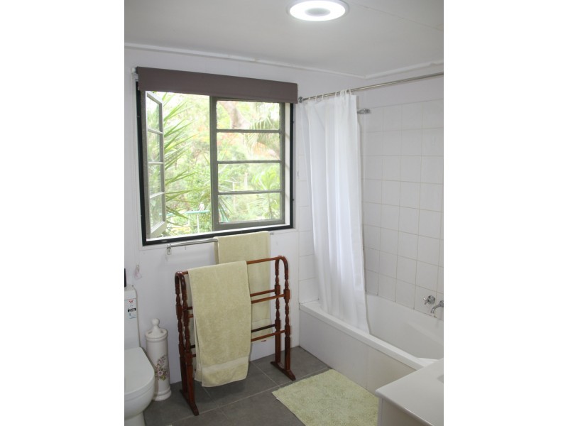 42 Chants Rd., Valdora QLD 4561