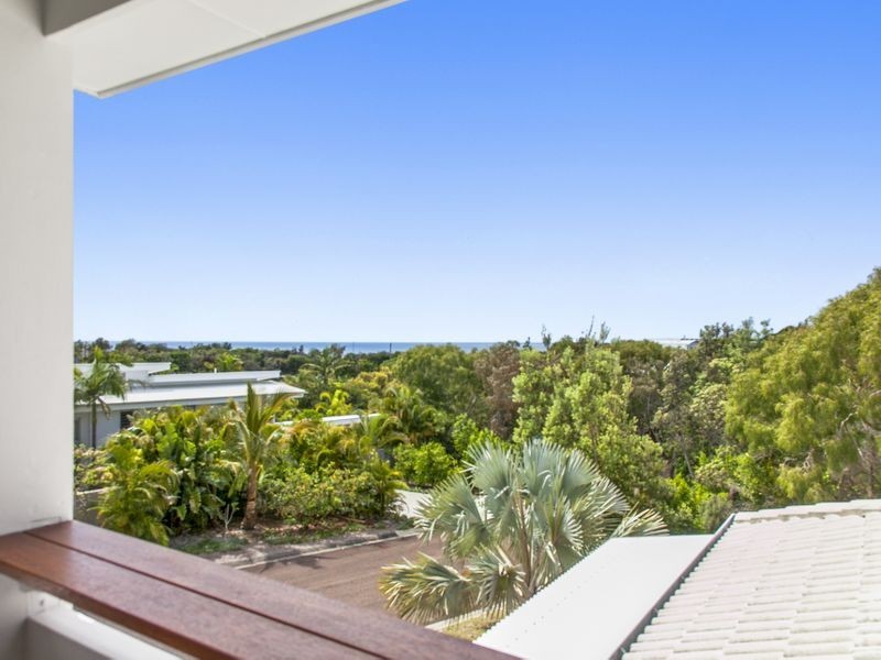 13 Coconut Grove, Castaways Beach QLD 4567