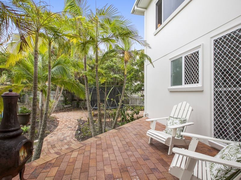 13 Coconut Grove, Castaways Beach QLD 4567