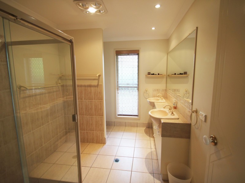 27 Mudjimba Beach Road, Mudjimba QLD 4564