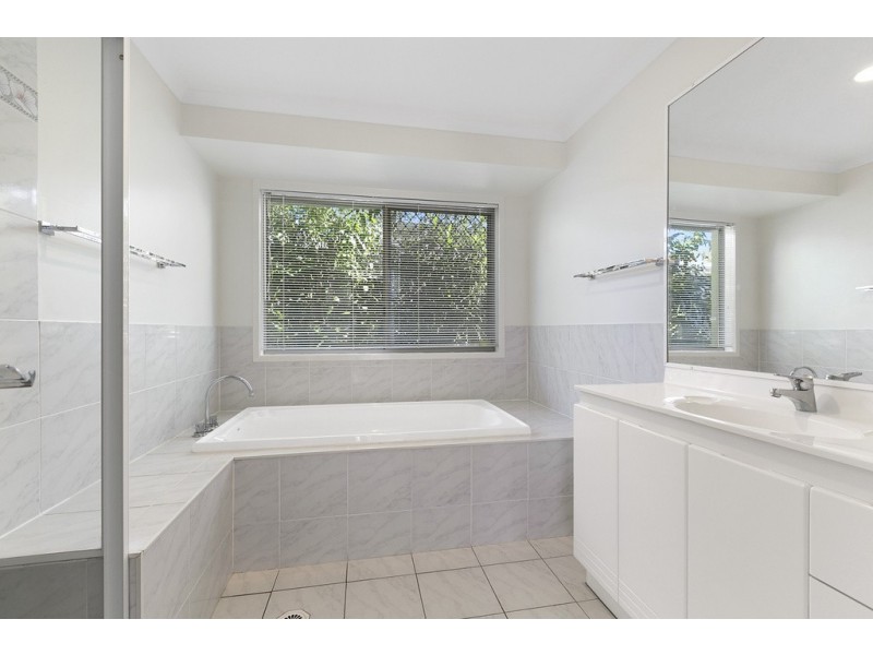 25 Aquamarine Circuit, Noosa Waters QLD 4566