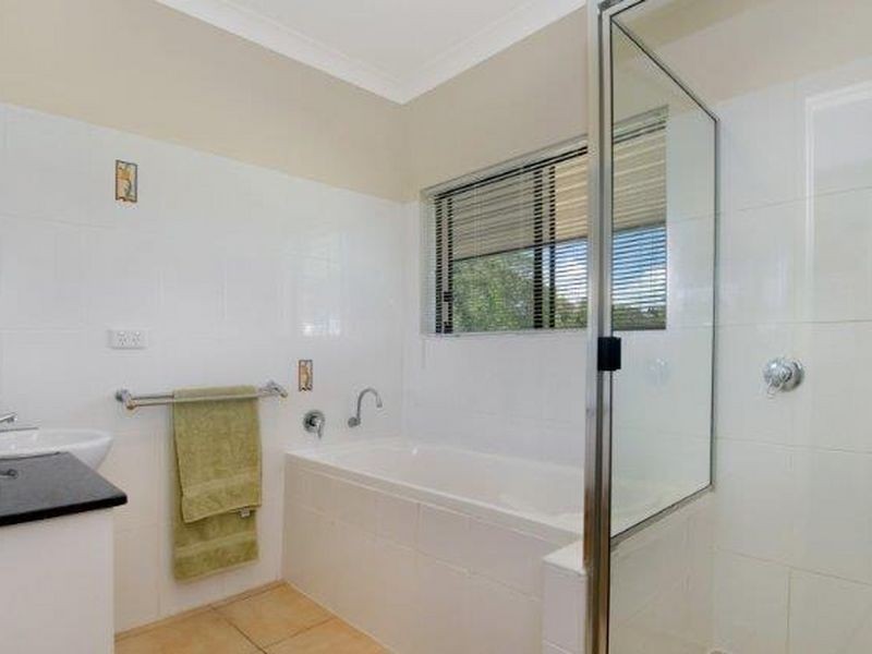 5 Lakeshore Place, Peregian Beach QLD 4573