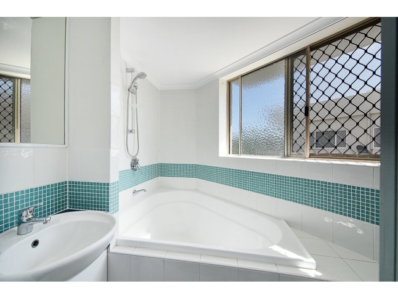 6/15 Andrew Street, Point Arkwright QLD 4573