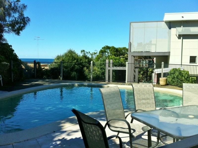 1/2 Peregian Esplanade, Peregian Beach QLD 4573