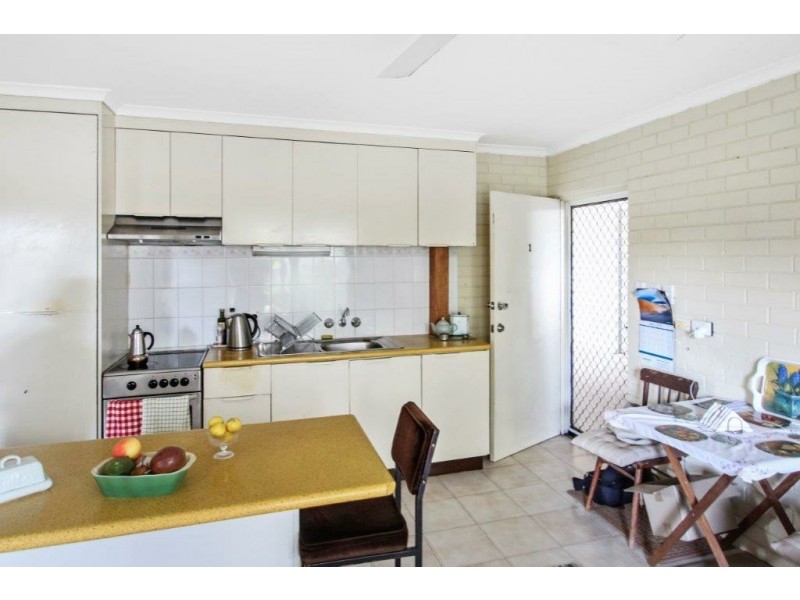 1/2 Peregian Esplanade, Peregian Beach QLD 4573