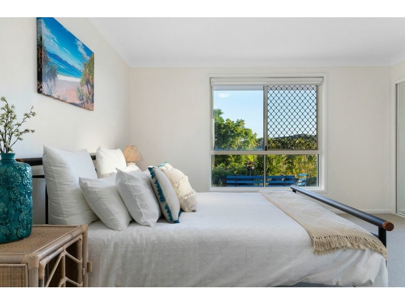 1 Werita Court, Sunrise Beach QLD 4567