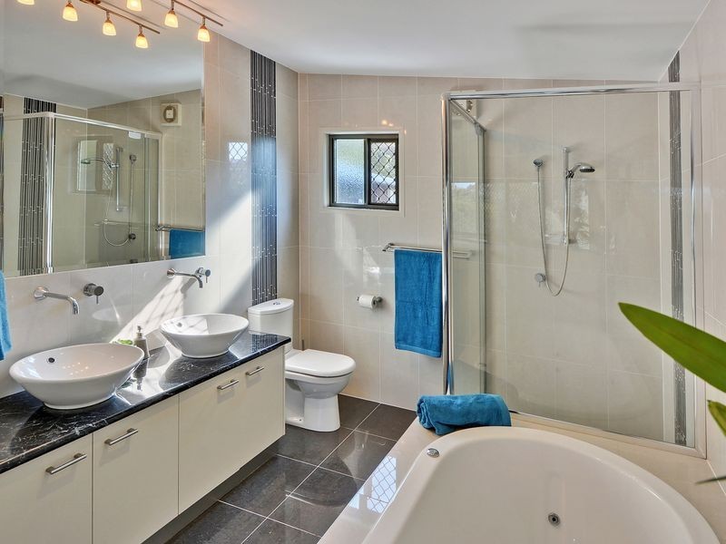 4 Mountain Rise Court, Mount Coolum QLD 4573