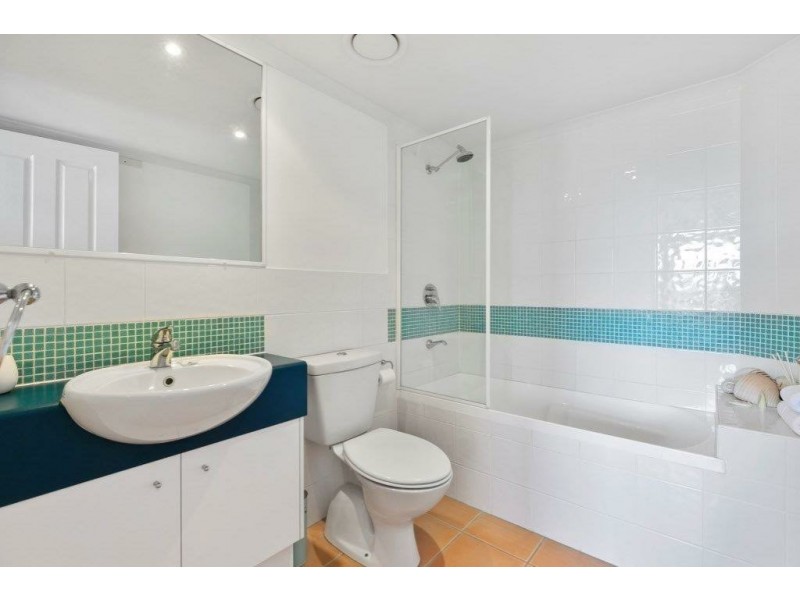 8/15 Andrew Street, Point Arkwright QLD 4573