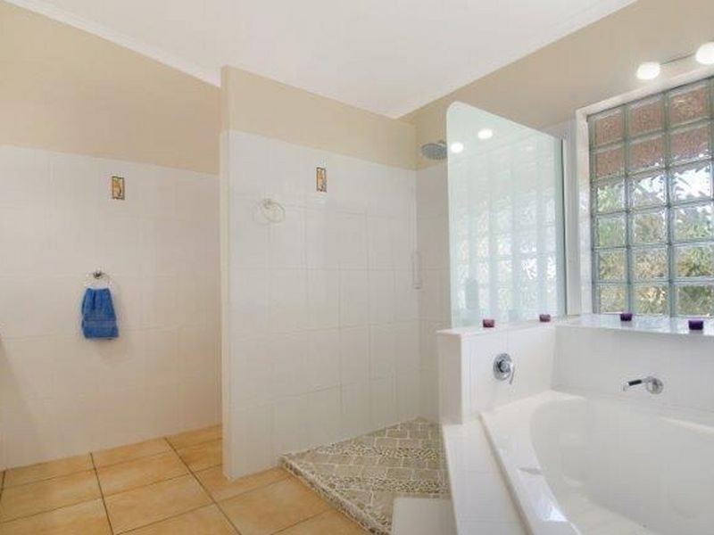 5 Lakeshore Place, Peregian Beach QLD 4573