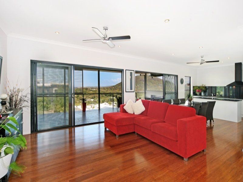 8 Shanagolden Court, Yaroomba QLD 4573