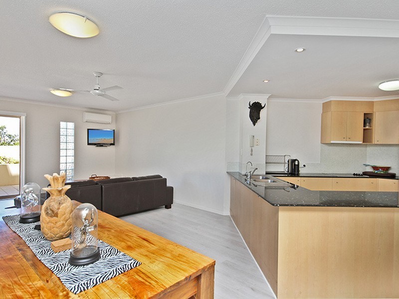 4/15 Andrew Street, Point Arkwright QLD 4573