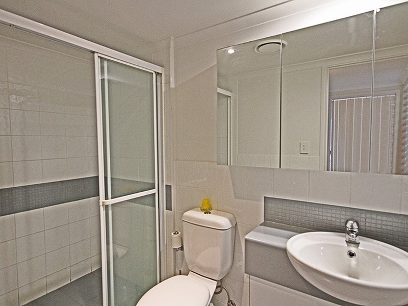 4/15 Andrew Street, Point Arkwright QLD 4573