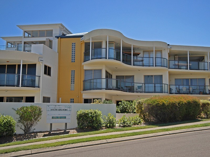 4/15 Andrew Street, Point Arkwright QLD 4573