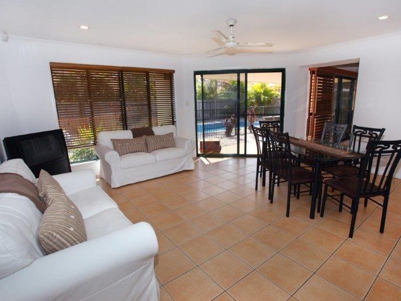 21 Baker-Finch Place, Twin Waters QLD 4564