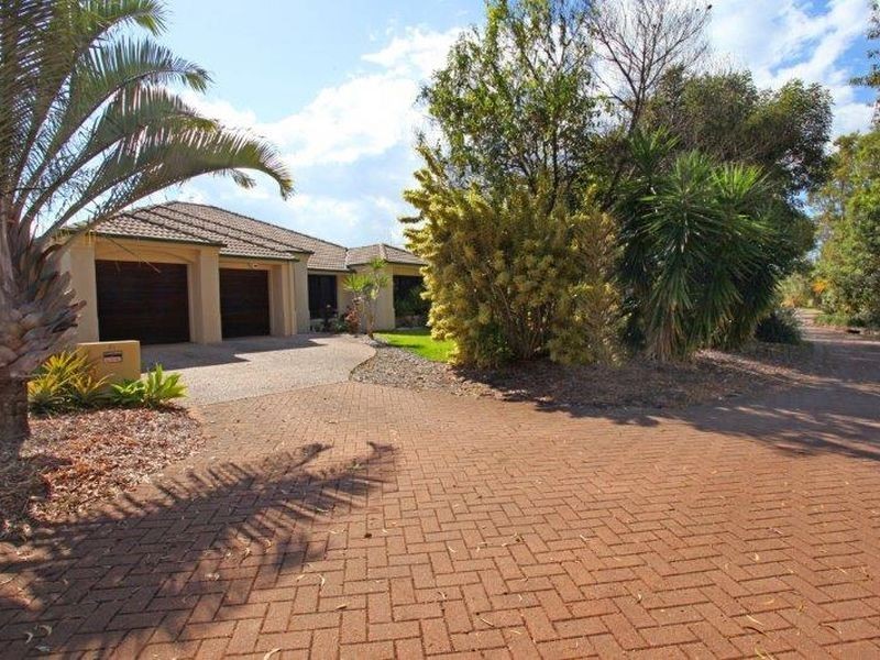 21 Baker-Finch Place, Twin Waters QLD 4564