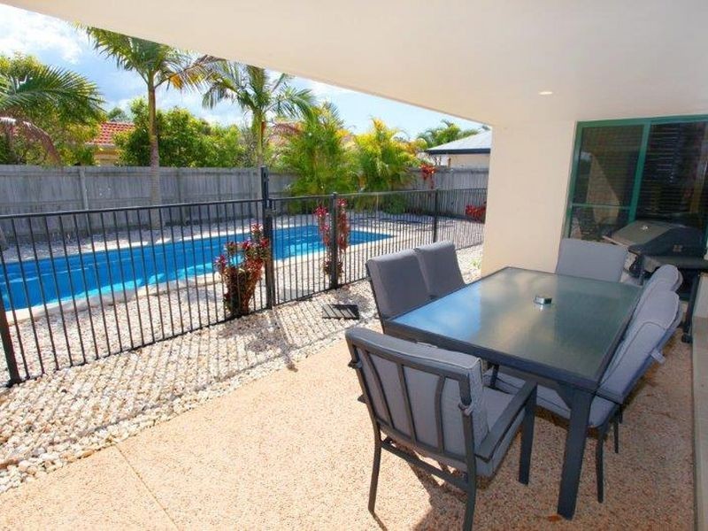 21 Baker-Finch Place, Twin Waters QLD 4564