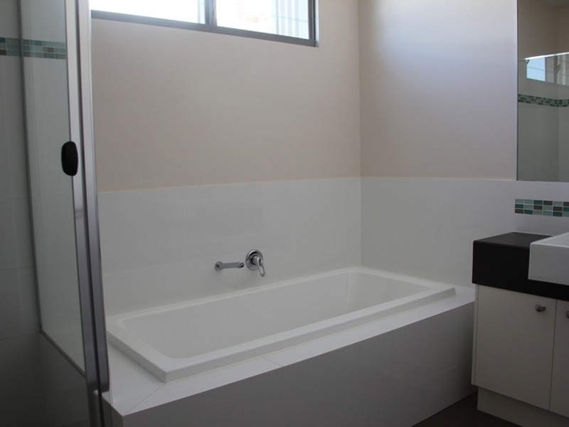 16 Boardrider Crescent, Mount Coolum QLD 4573