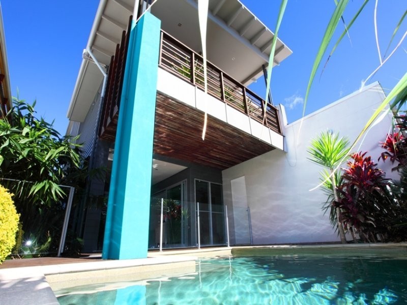 16 Boardrider Crescent, Mount Coolum QLD 4573