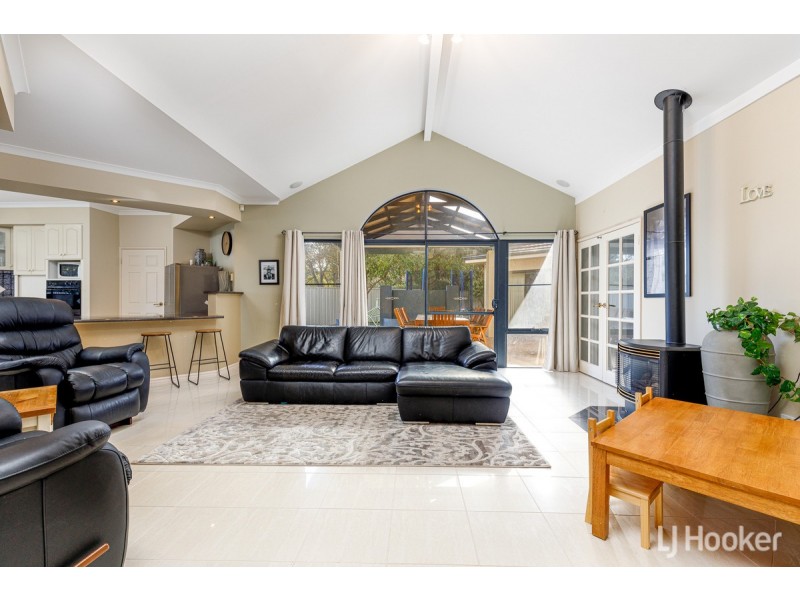 35 Turnberry Way, Pelican Point WA 6230