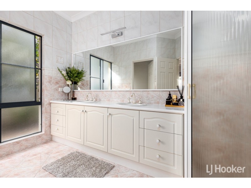 35 Turnberry Way, Pelican Point WA 6230