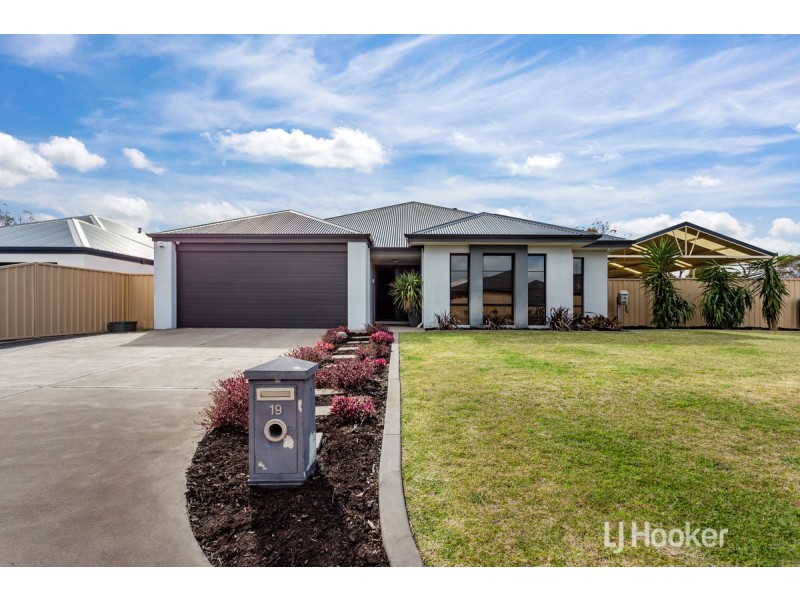 19 Carlingford Court, Australind WA 6233