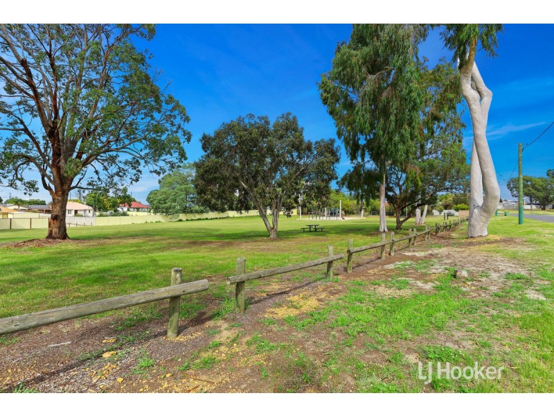 42 Simpson Street, Collie WA 6225