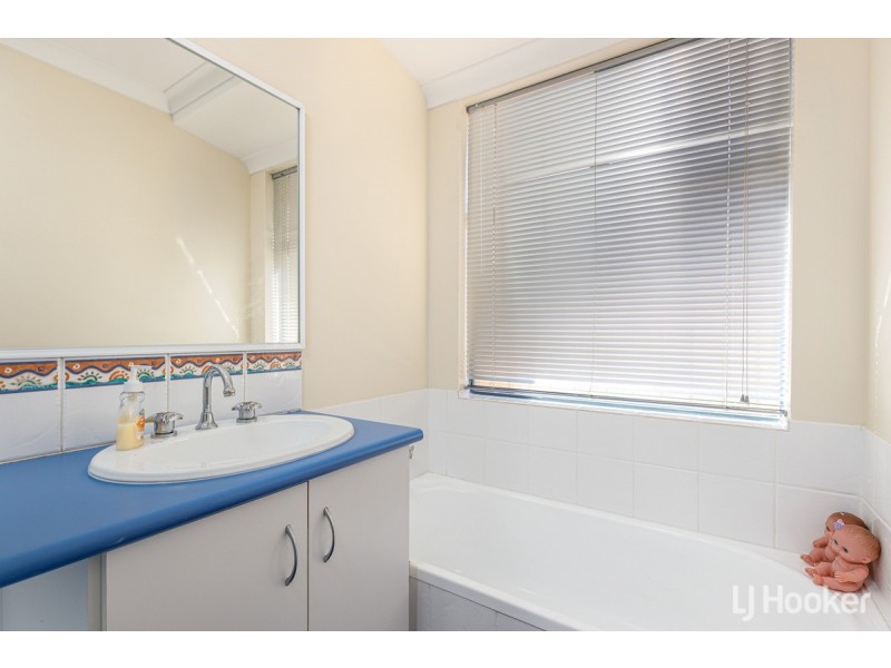 16 Poole Road, Dalyellup WA 6230