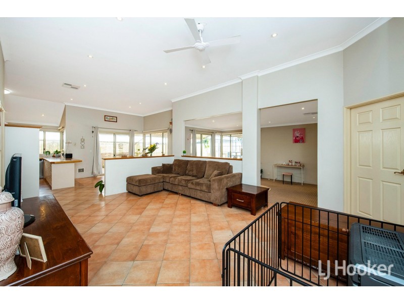 24 Valentine Way, Australind WA 6233