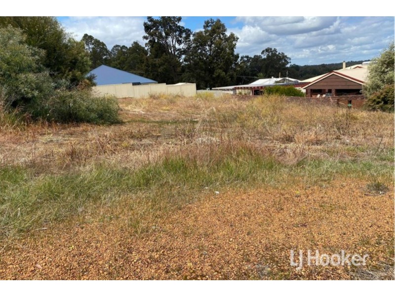 12 Spicer Street, Collie WA 6225