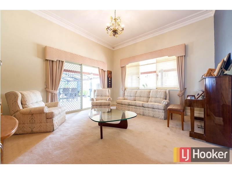 10 Shenton Close, Leschenault WA 6233