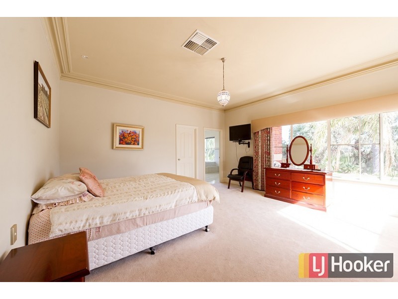10 Shenton Close, Leschenault WA 6233