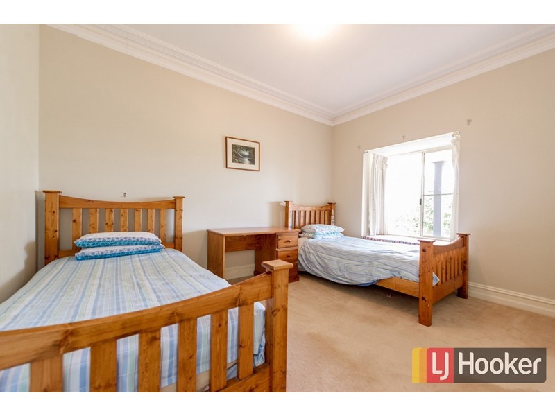 10 Shenton Close, Leschenault WA 6233